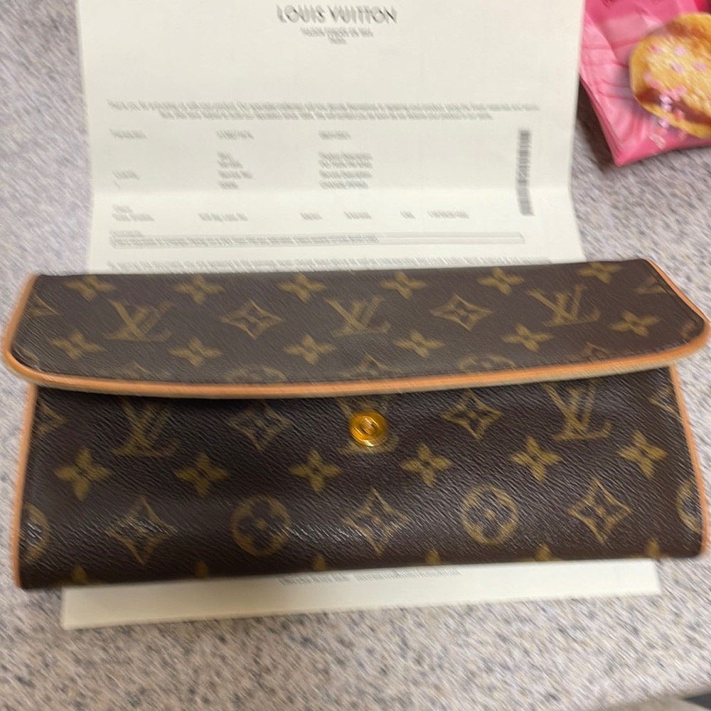 Louis Vuitton gm twin pochette